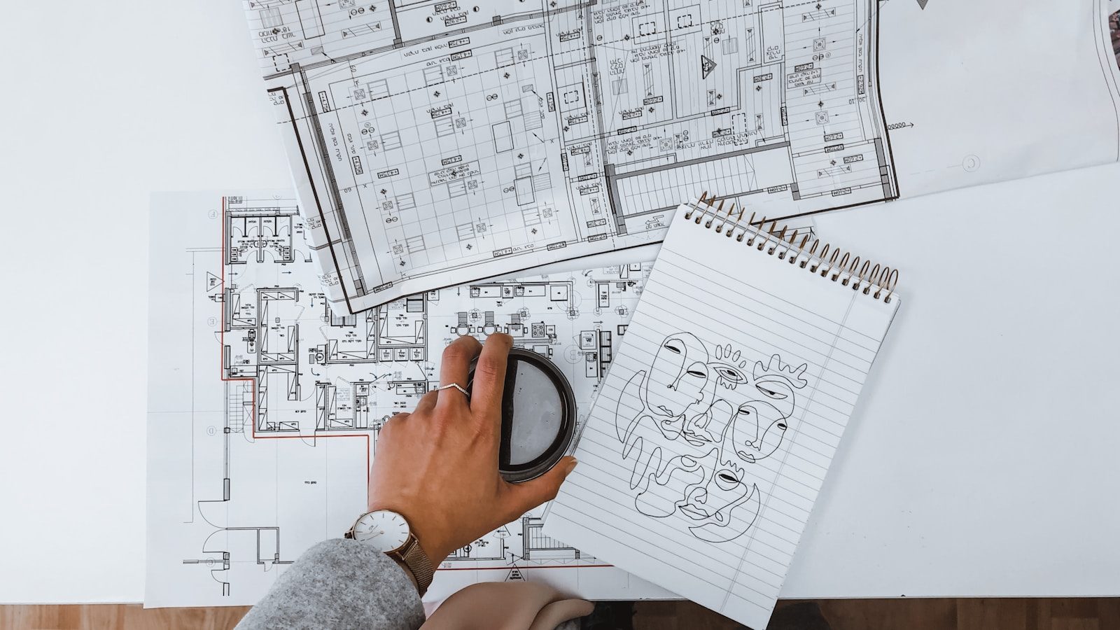 Rakennuspalveluiden outsourcing vs. inhouse – kumpi kannattaa?